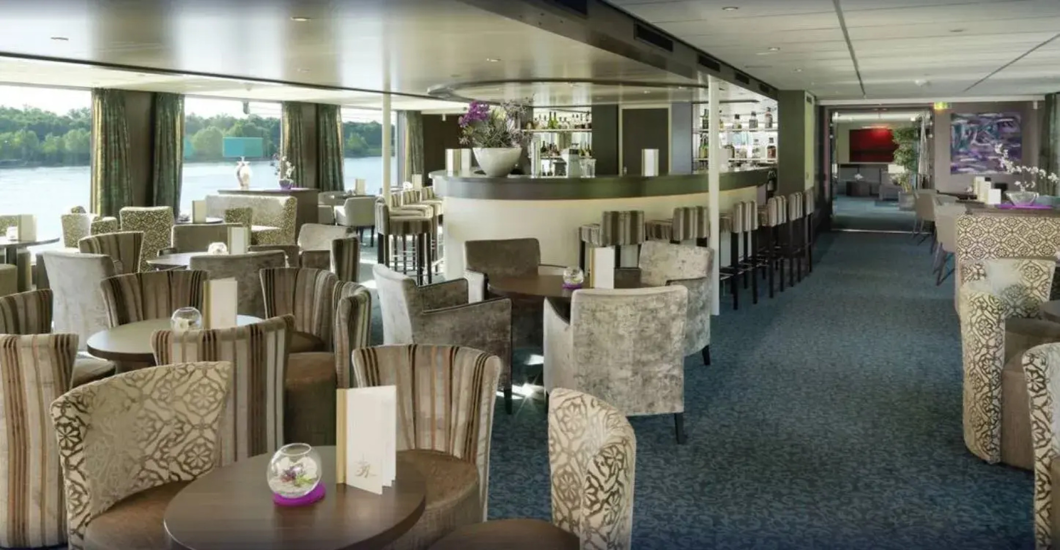 Crossgates Hotelship 4 Star - Osthafen - Frankfurt