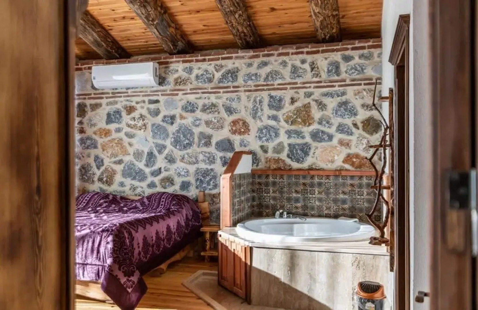 Magnificient Stone House With Private Pool and Jacuzzi in Iznik Bursa