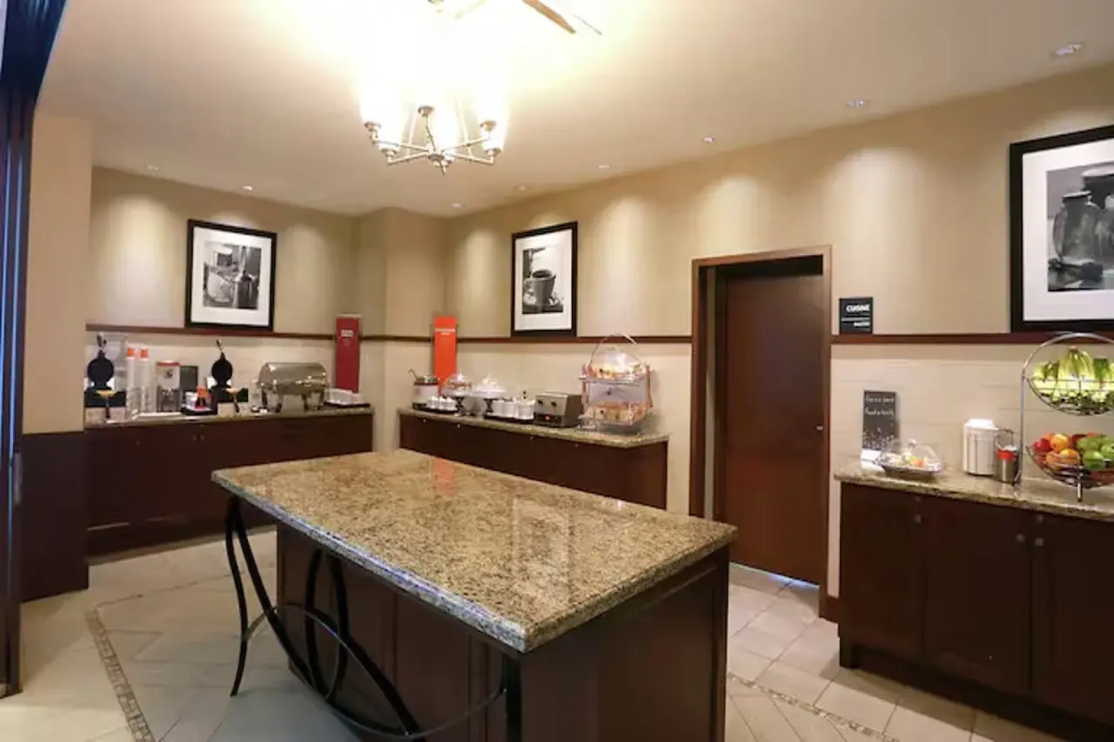 Hampton Inn & Suites by Hilton Laval