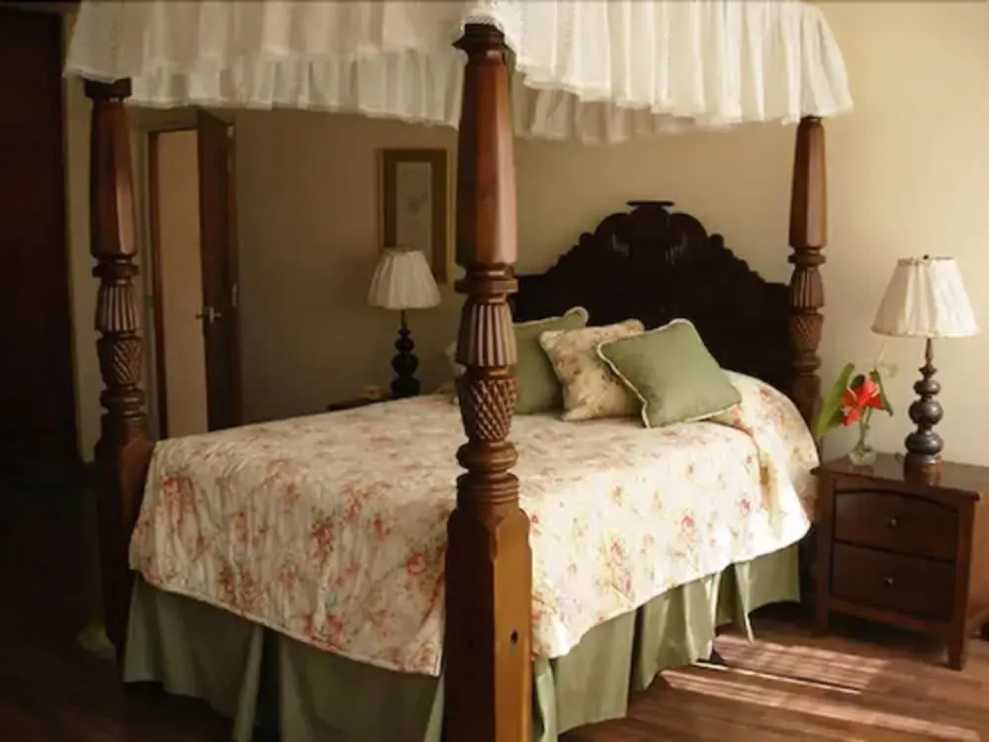 The Mandeville Hotel