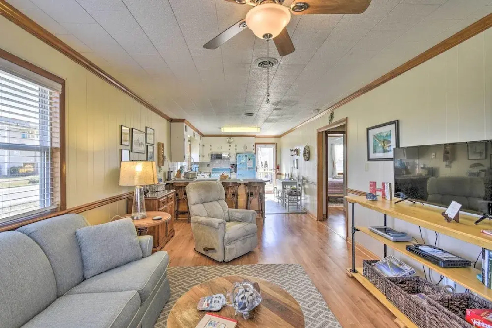 Nags Head Cottage: Screened Porch, Walk to Beach!