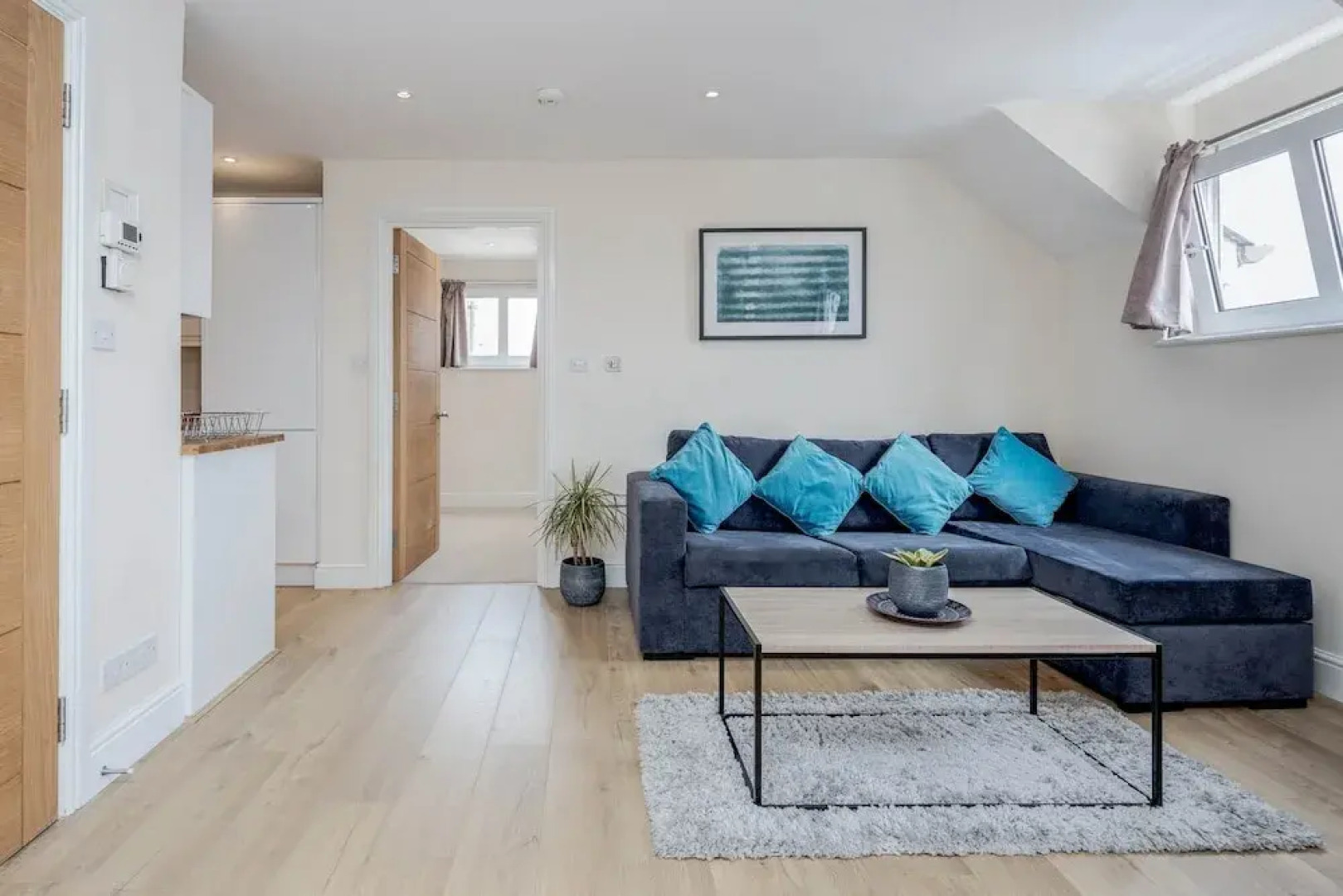 Luxury 1 Bedroom Apartment with Parking