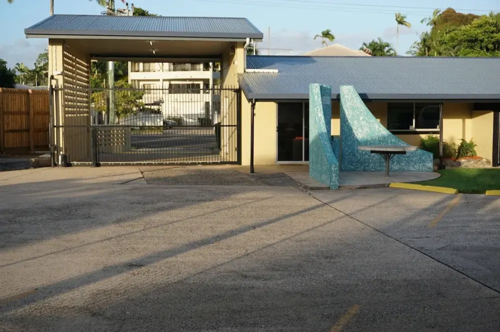 YAL Cairns - A Motel that makes a difference