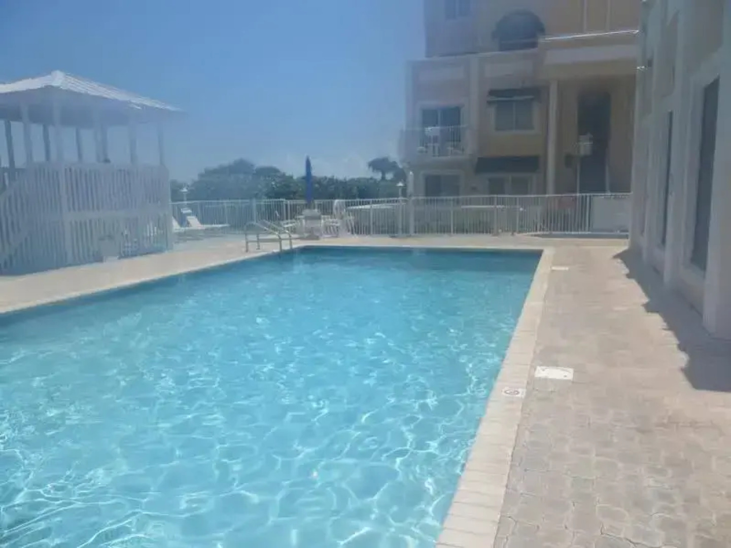 Royal Mansions Resort