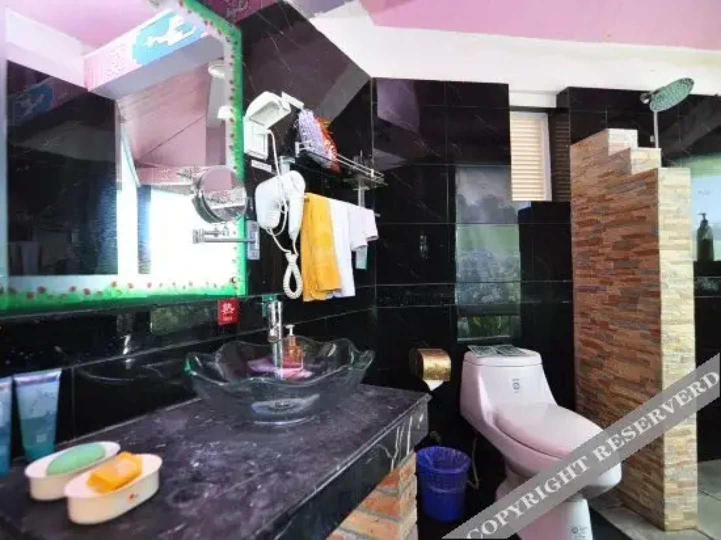 Yingyuetan Hotspring Hotel