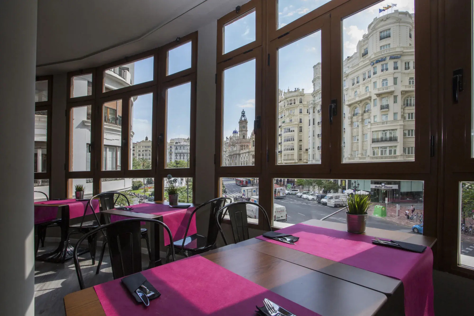 Casual Vintage Valencia Hotel