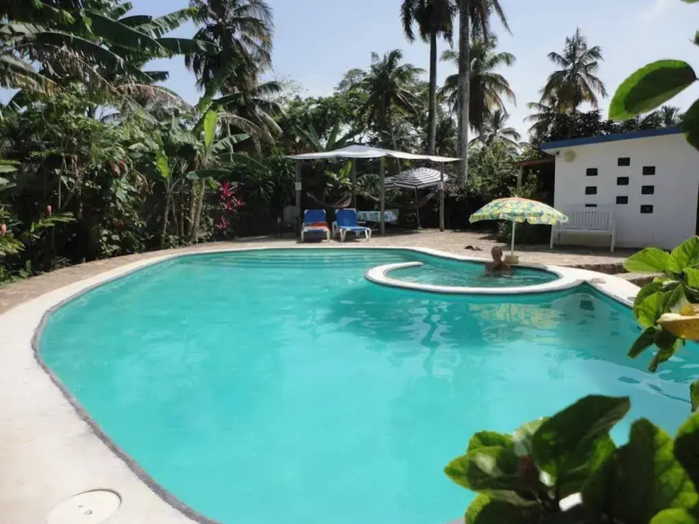 El Flamboyan Apartments