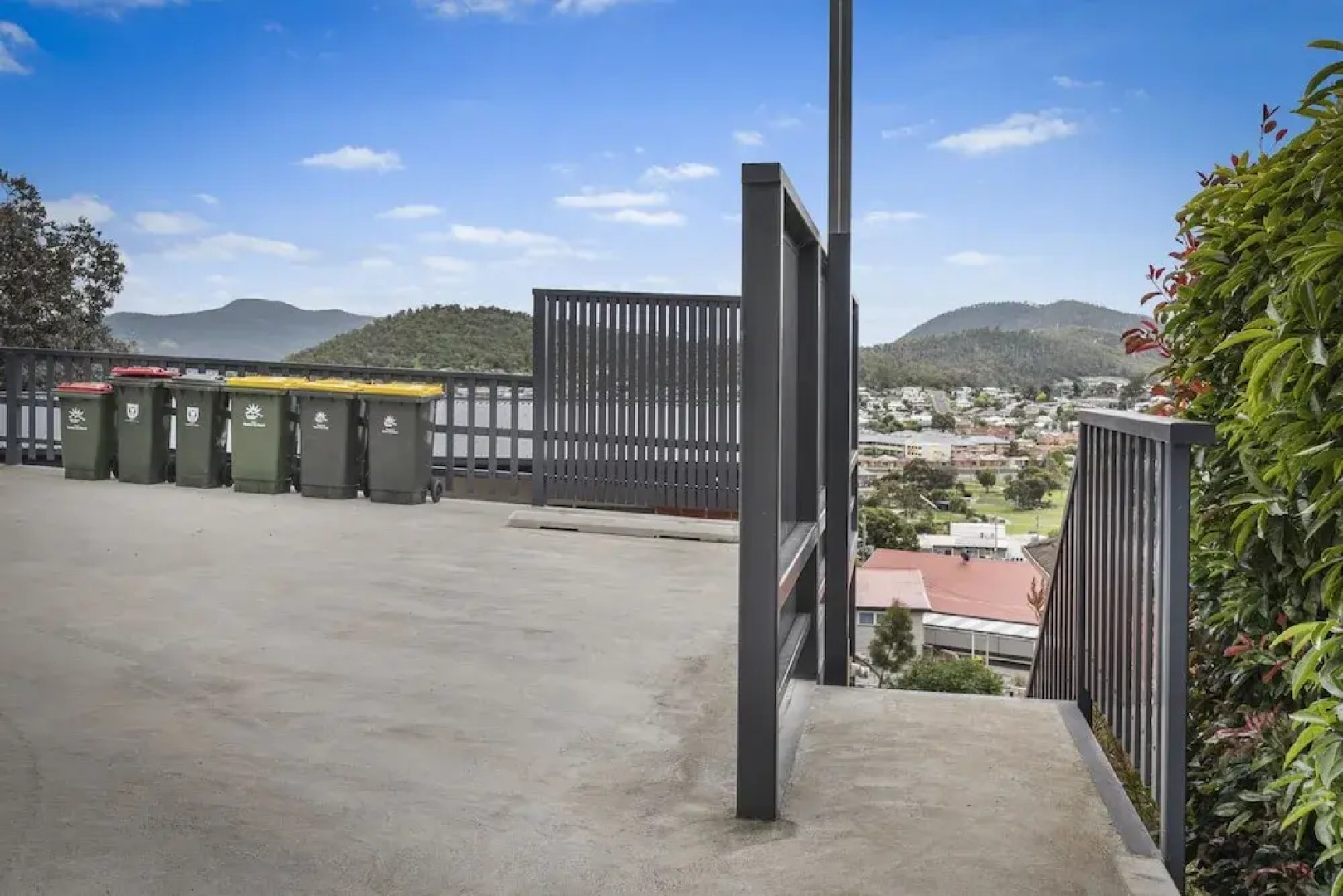 Cosy Cottesloe - Mount Wellington View