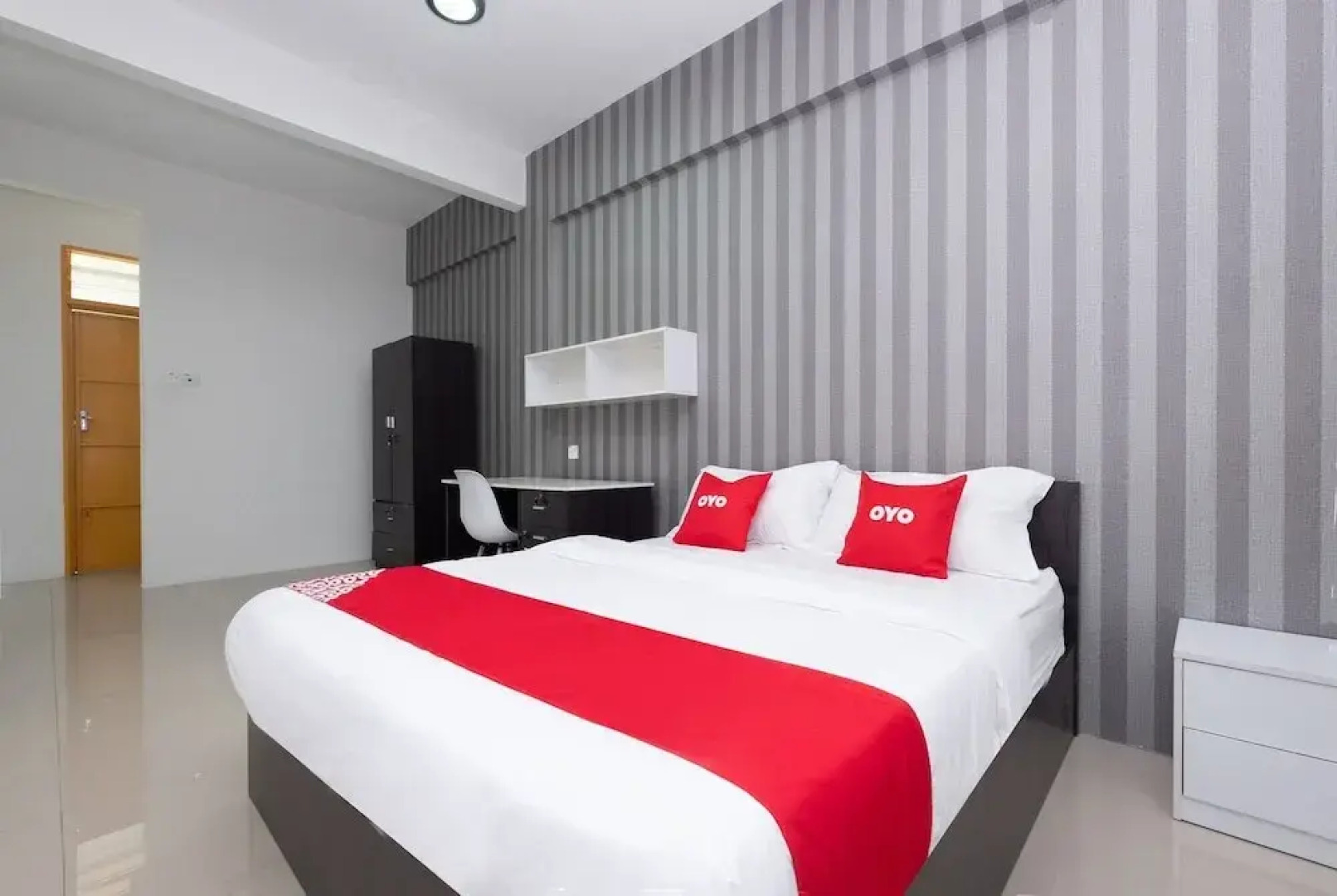 OYO 90054 Summer Inn