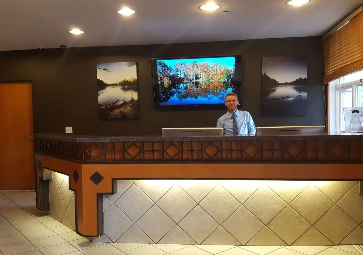 Pocaterra Inn & Waterslide