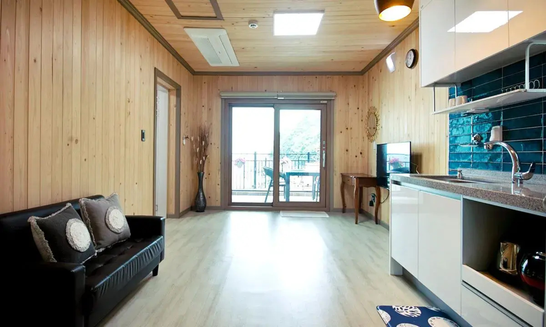 Lim Sea Side Poolvilla Pension