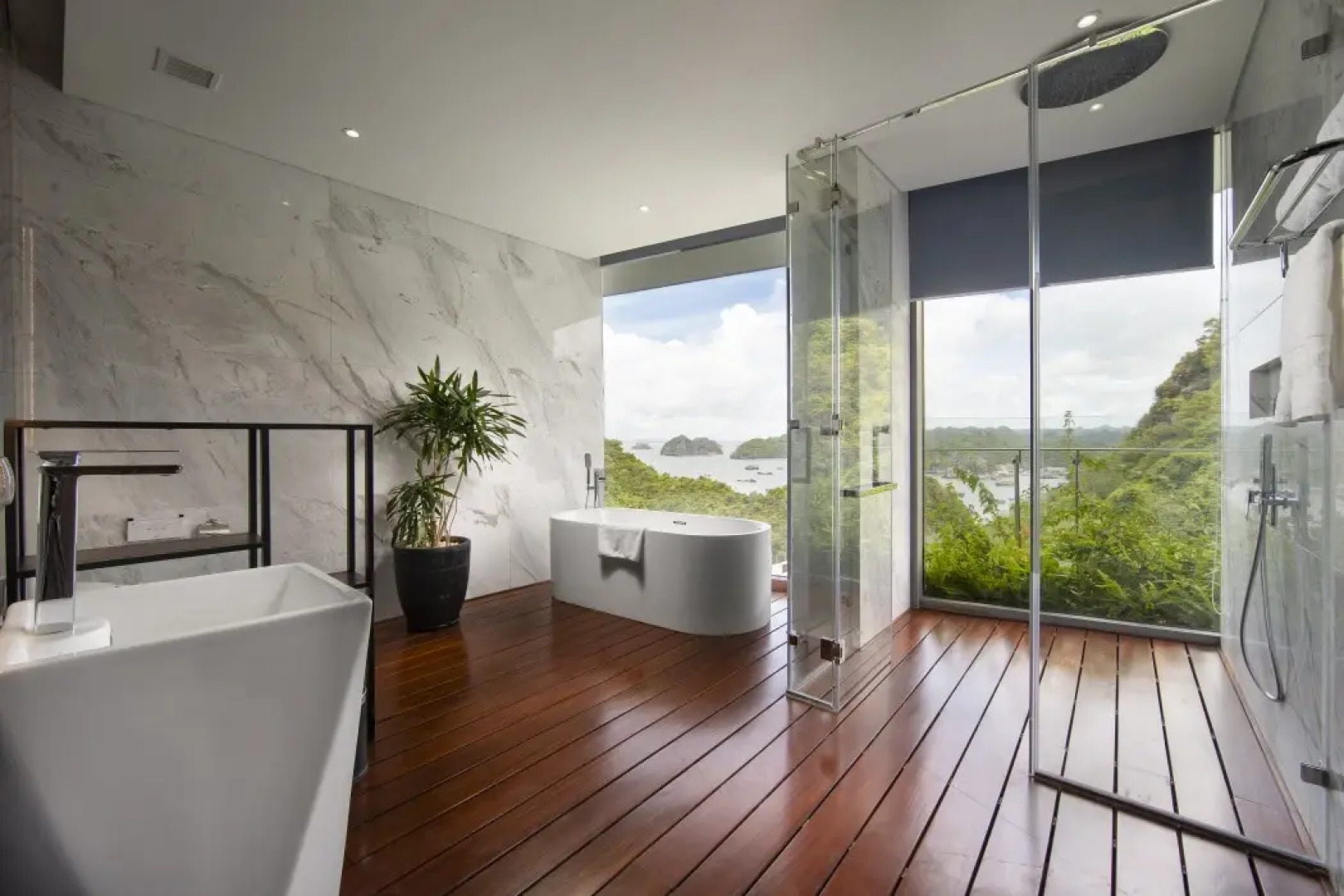 Курортный отель Flamingo Premium Cat Ba Beach Resort