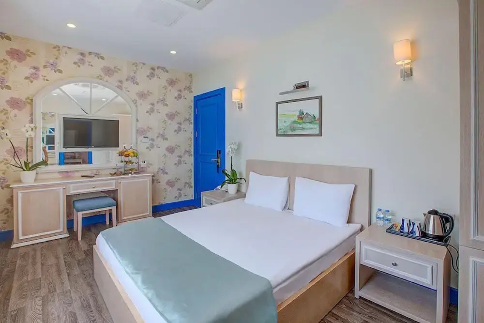 Queen Aphrodite Hotel