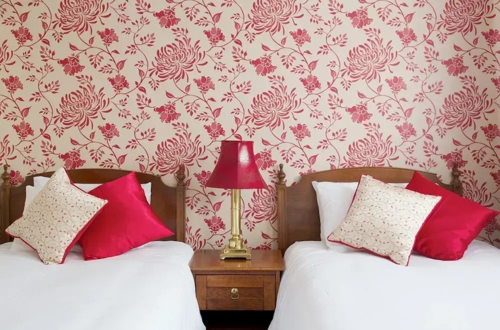 The Rose and Crown Hotel