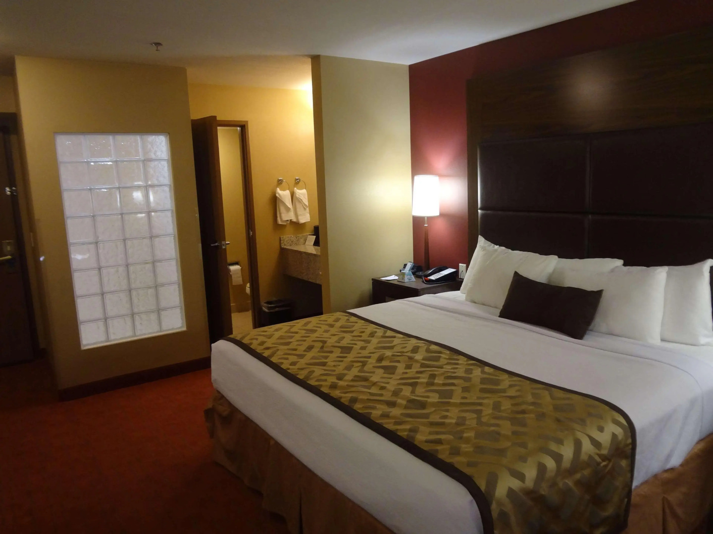 Best Western Plus Woodland Hills Hotel & Suites