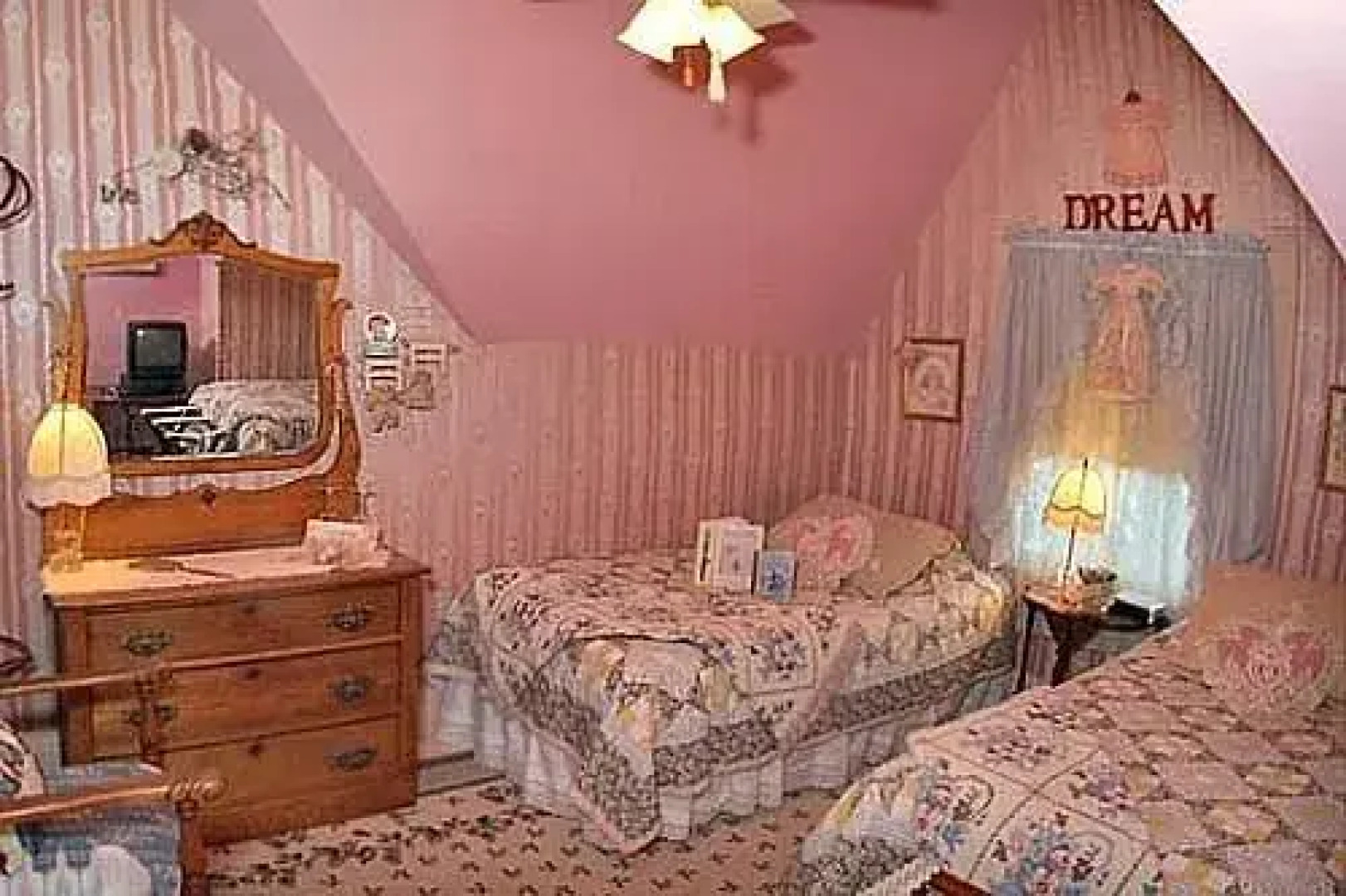 The Homespun Country Inn