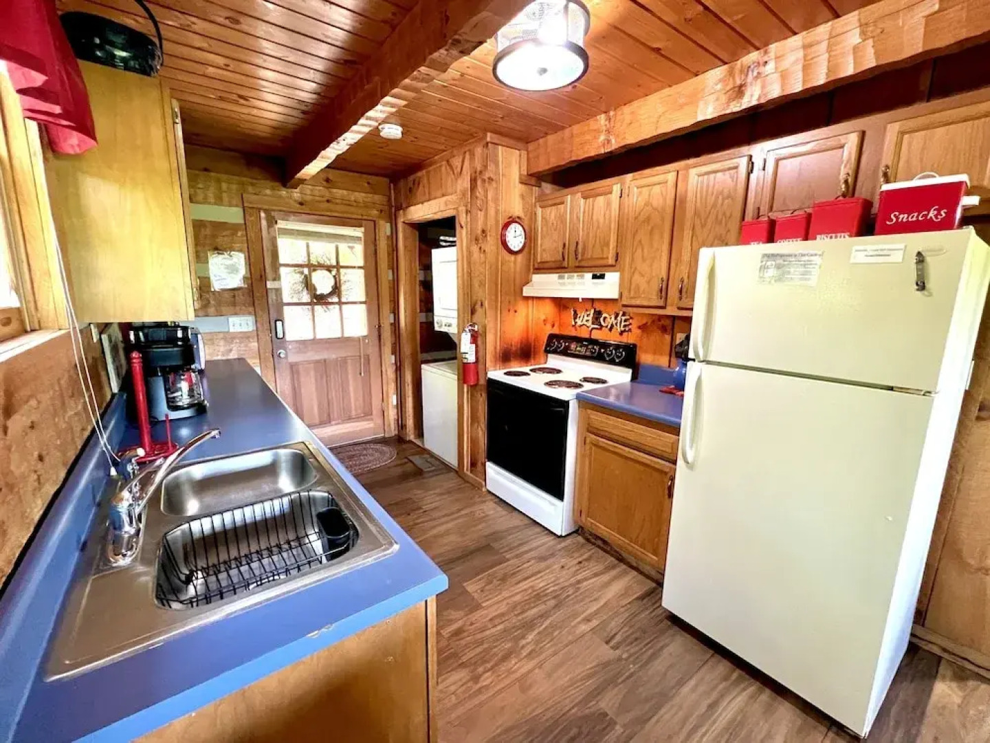 Bearadise Found 2 Bedroom Cabin by RedAwning