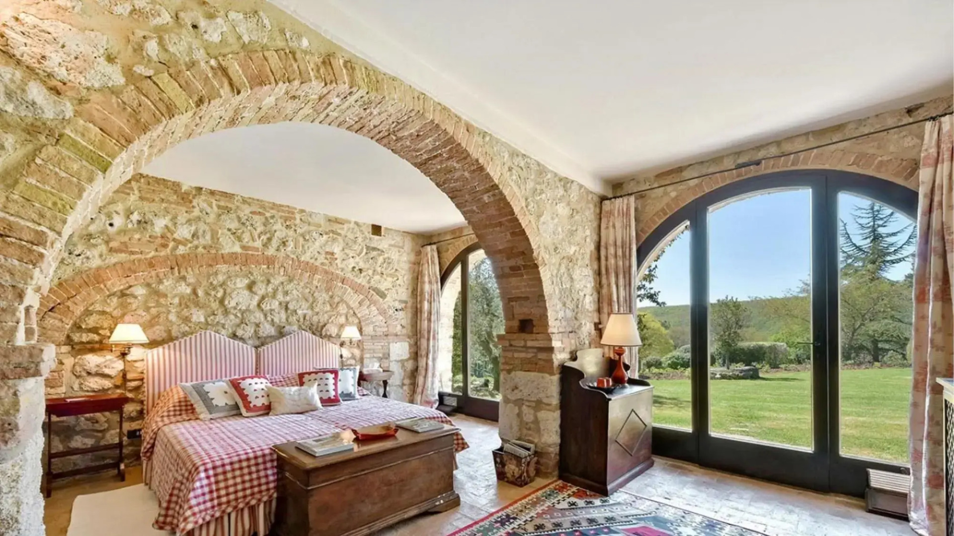 Independent Villa With 12 Beds-villa Aiola