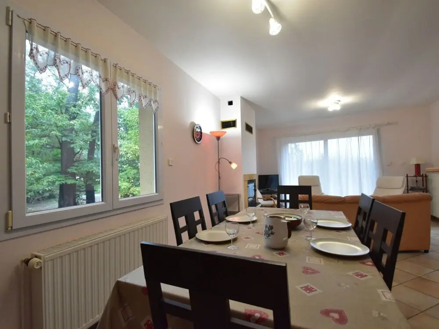 Modern Holiday Home in Belves with Swimming Pool