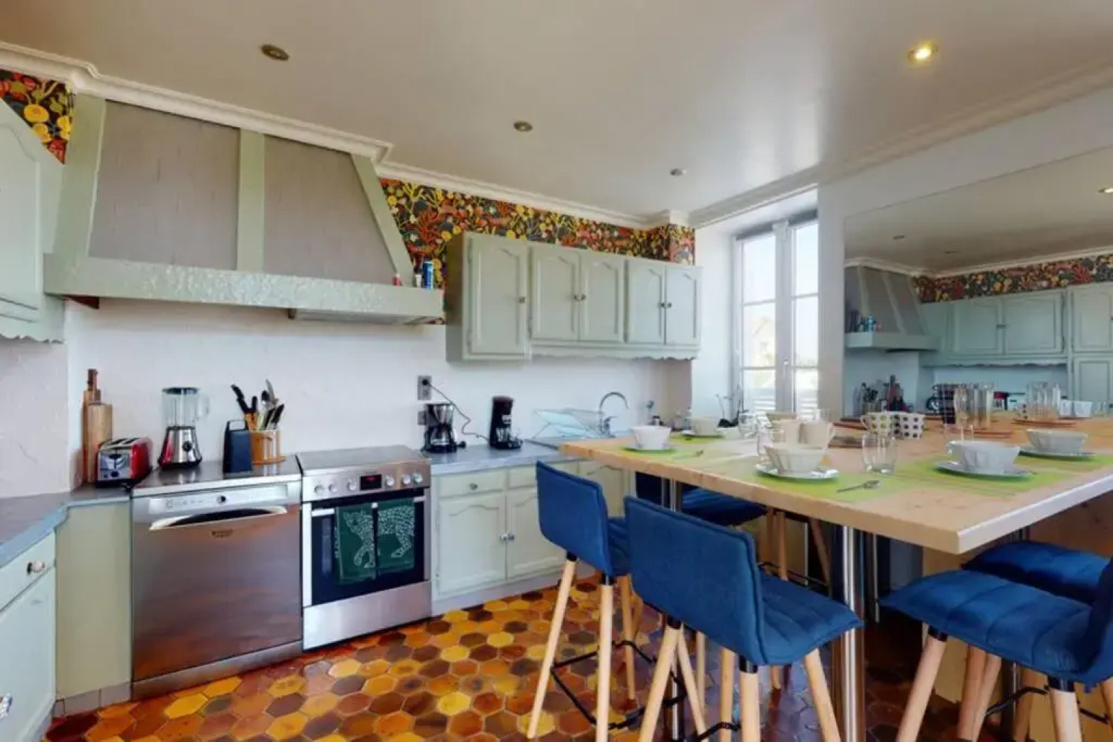 Le Vieux Colombier, 4 étoiles Face mer SPA OPTION billard accès plage, société La clef decamp