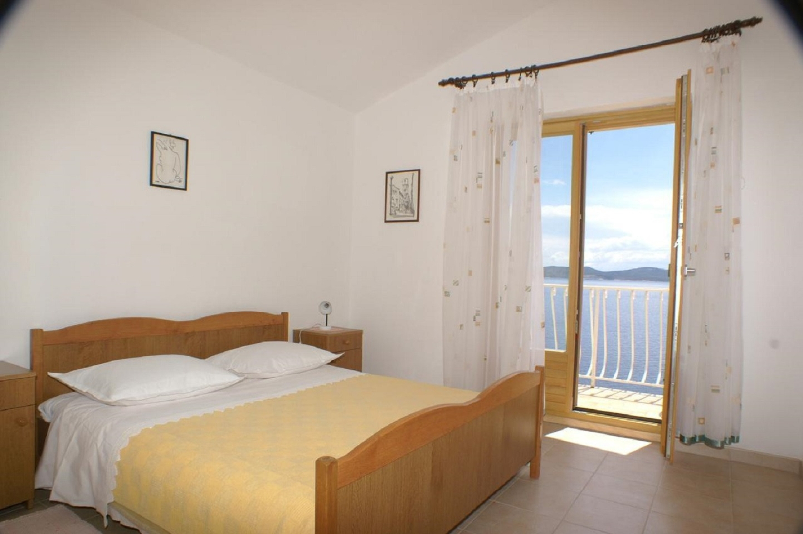 Apartment Niko - 50 m from pebble beach: A4 Pisak, Riviera Omis