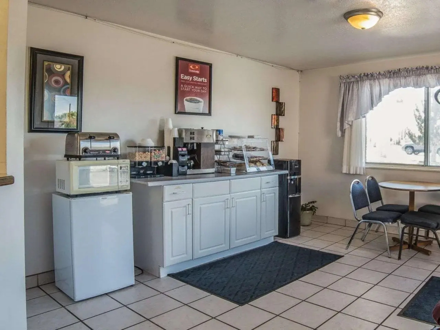 Ameri-Stay Inn & Suites