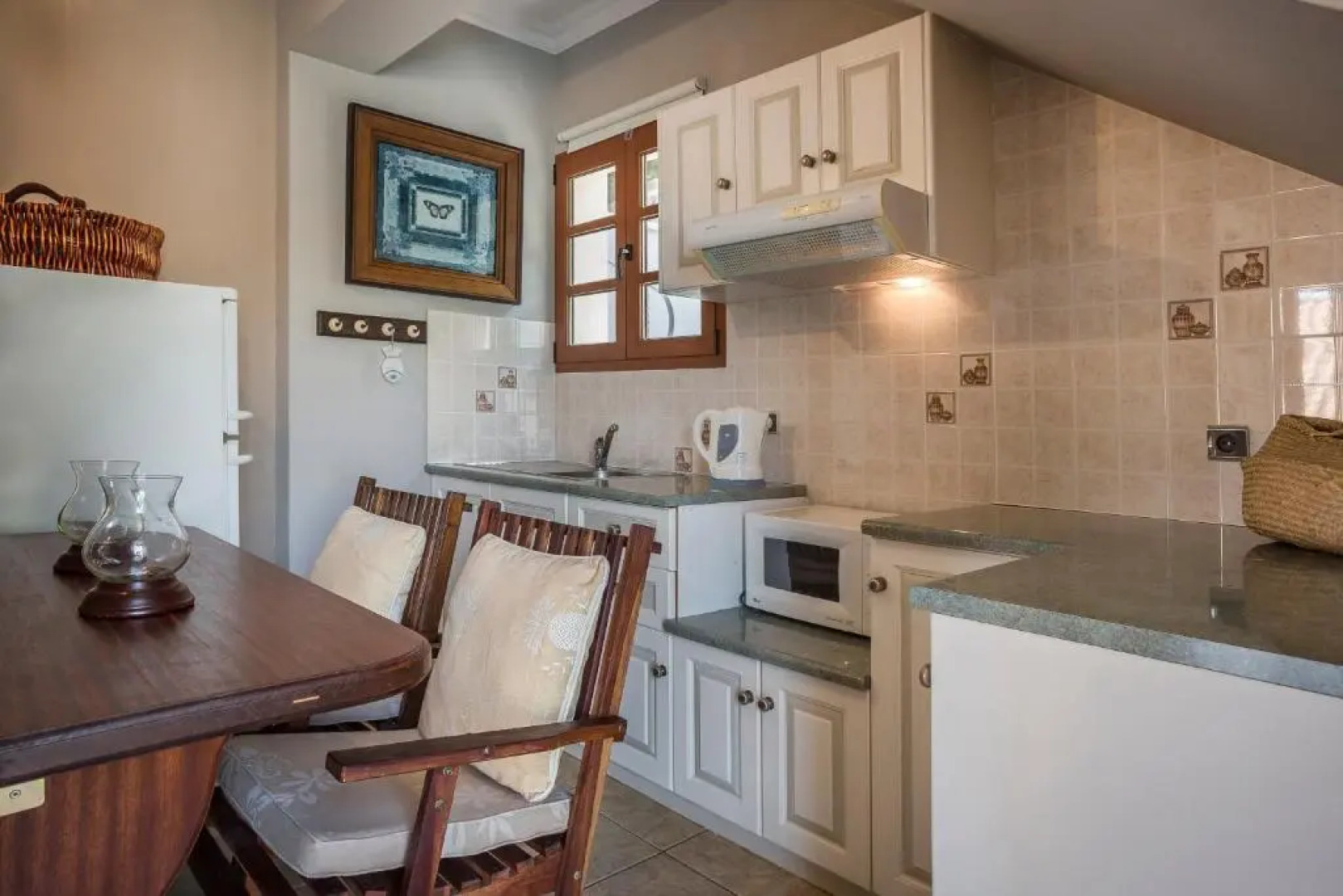 Faros Suites - Adults Only