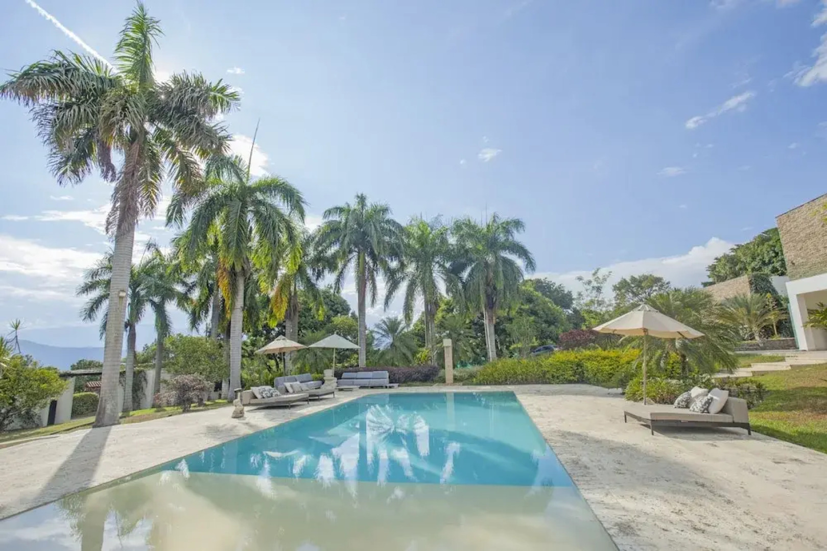 Luxe Villa San Jerónimo by Nomad Guru