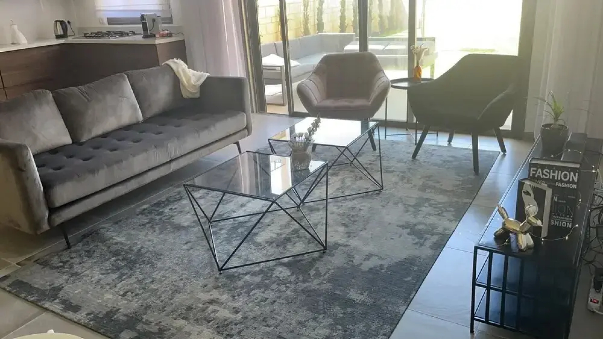 Deluxe Apartment with Private GardenArea