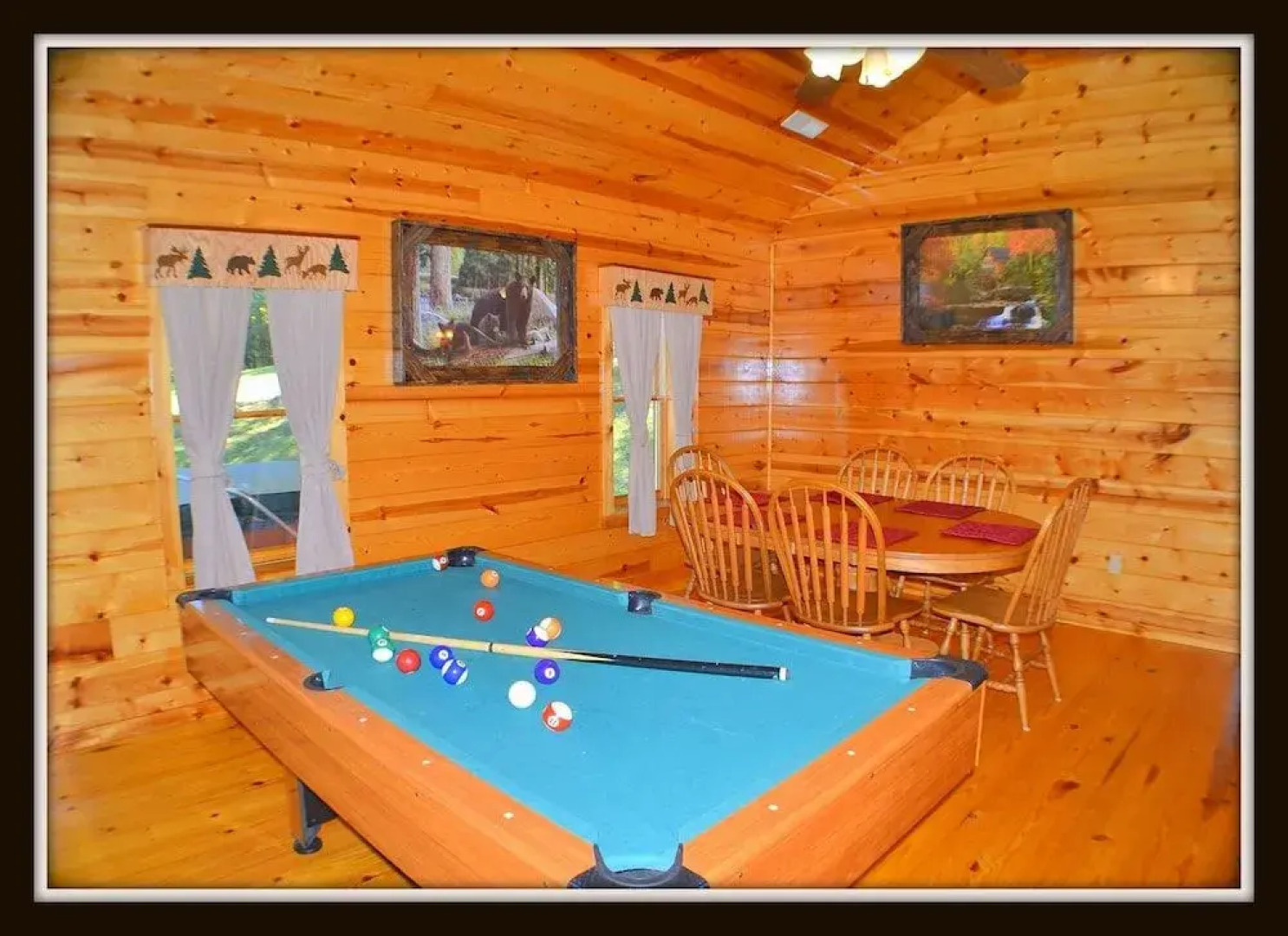 Little Sugar Camp 3 Bedroom Cabin by RedAwning