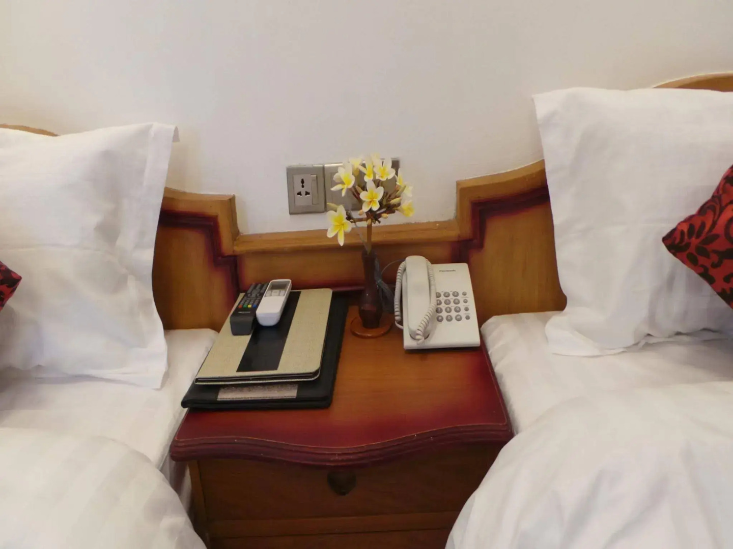 Mandalay White House Hotel