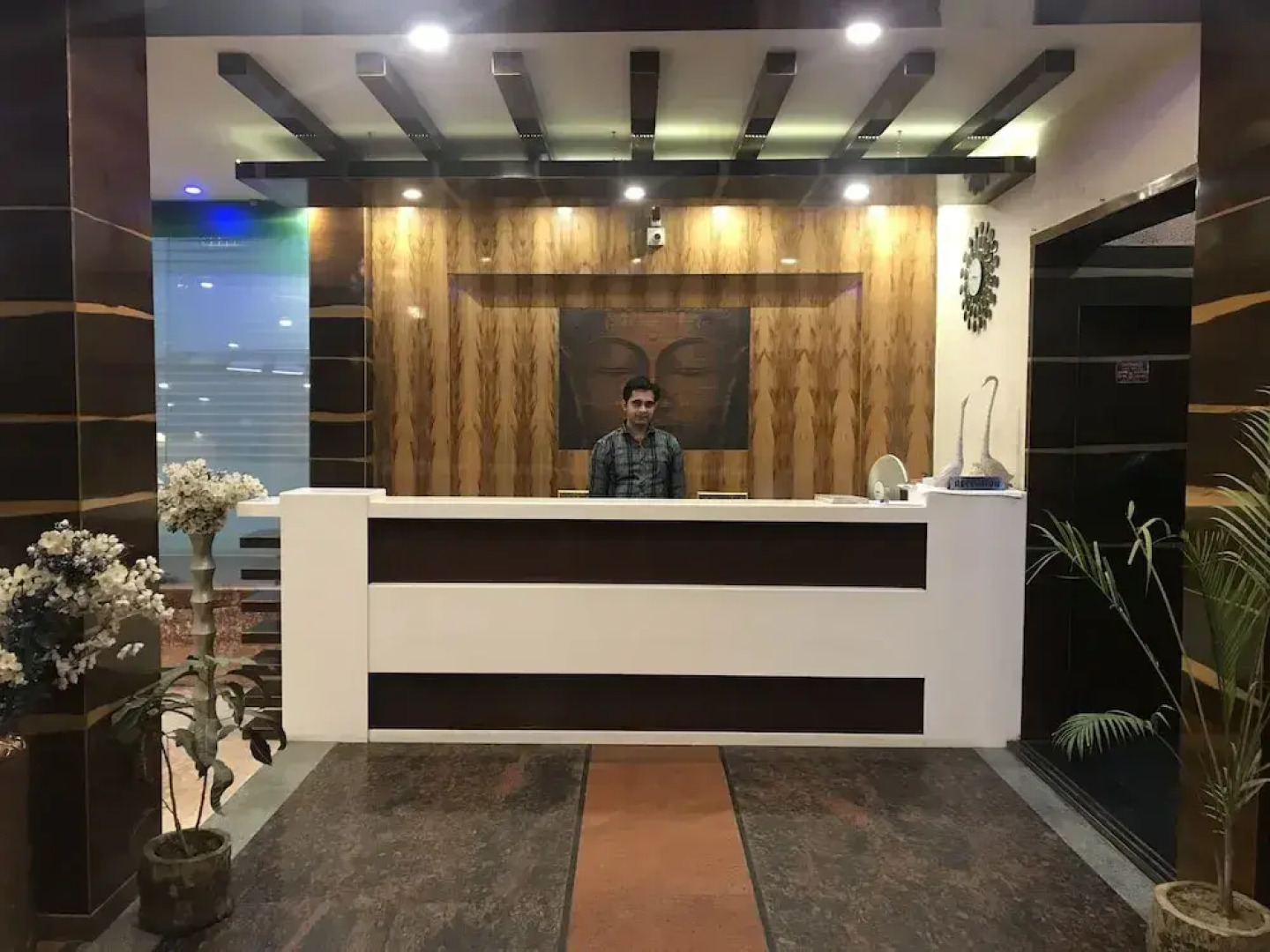 Hotel Minakshi International