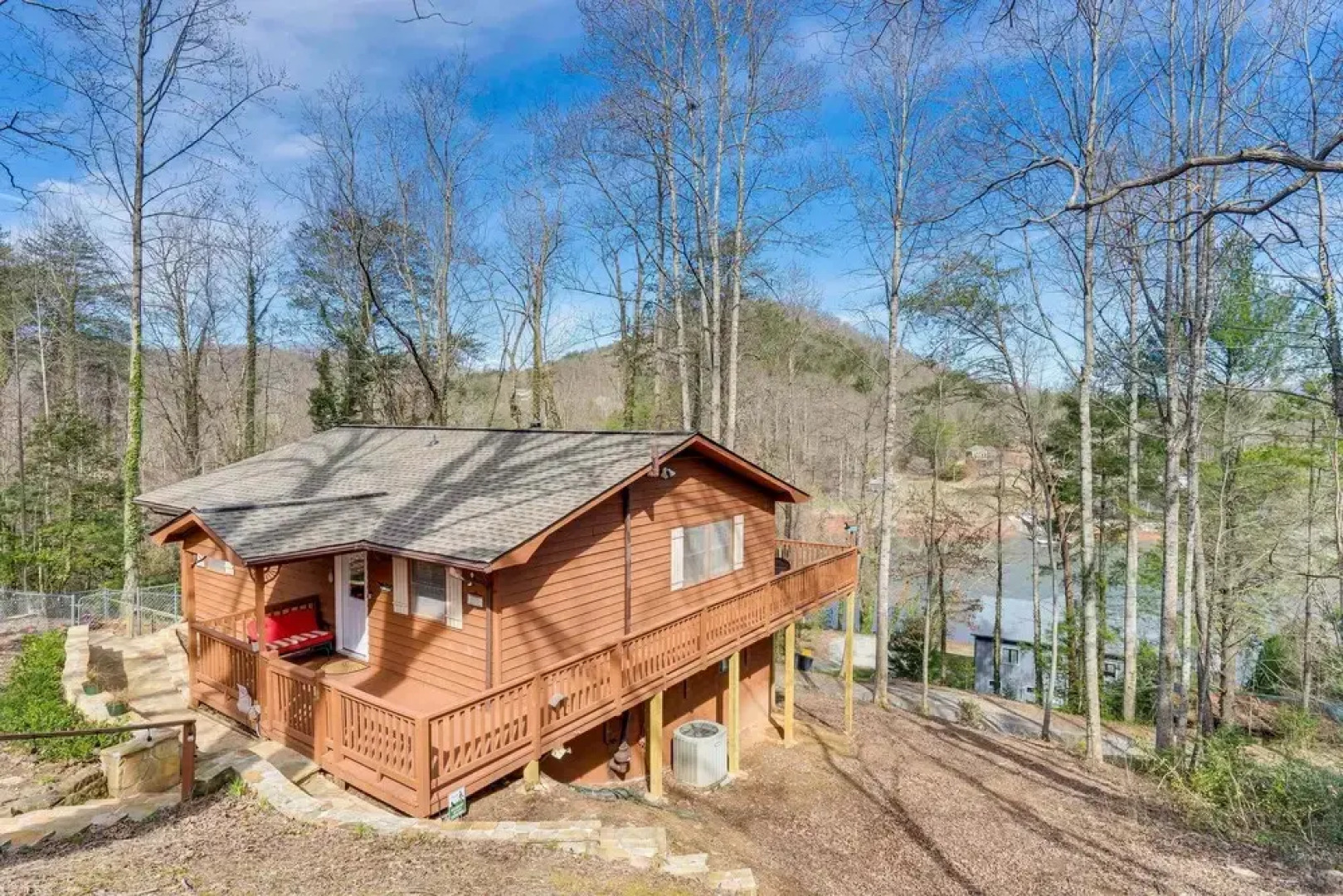 Pet-friendly Hiawassee Cabin w/ Lake Views & Sauna