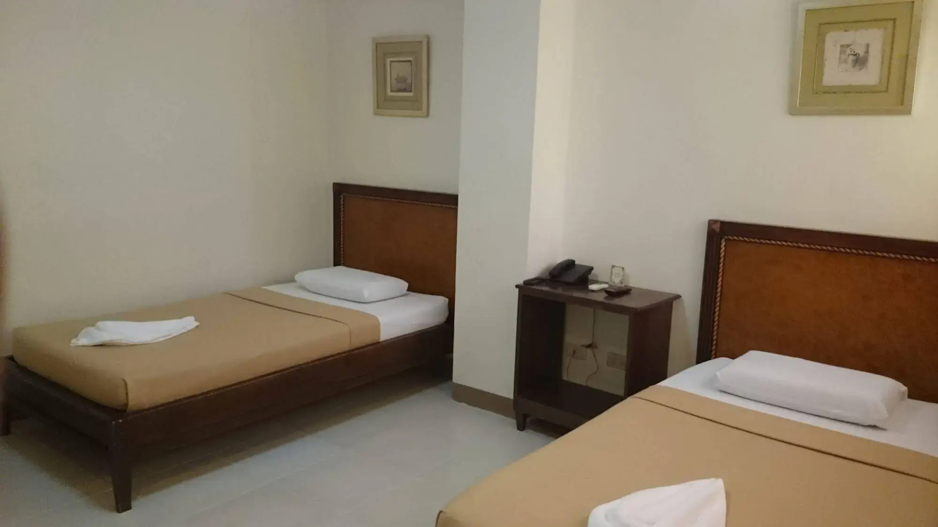 Sun Avenue Tourist Inn & Cafe