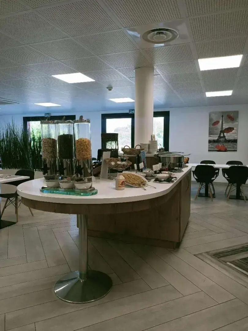 Brit Hotel Confort Loches