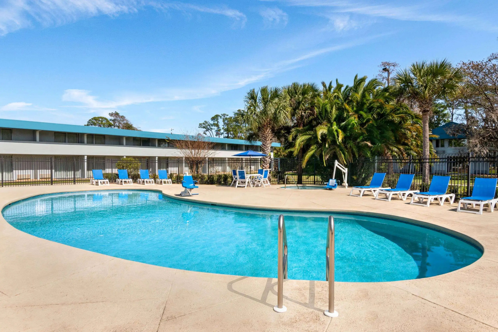 Baymont by Wyndham Intl Speedway/I-95/Daytona Beach