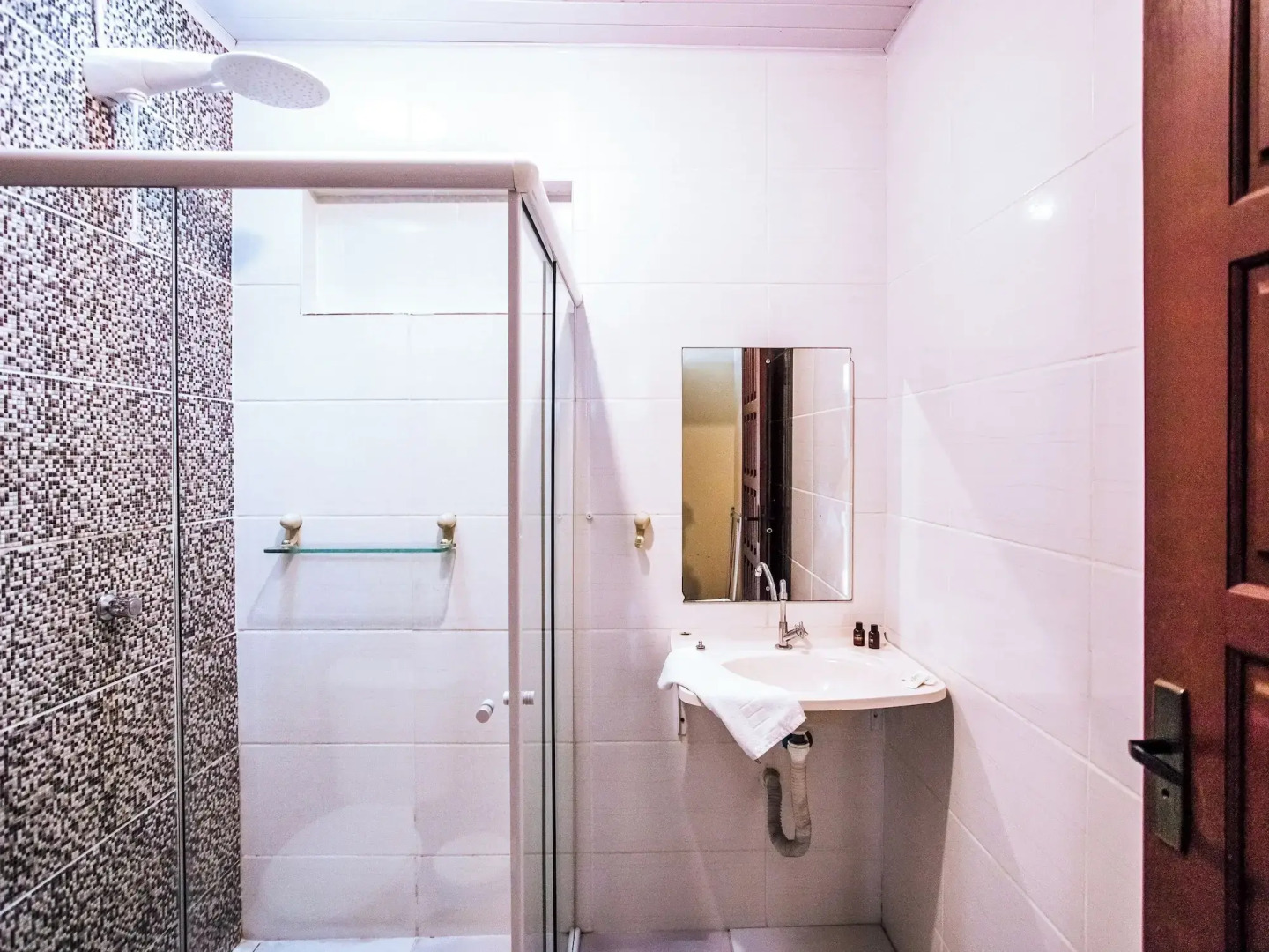 VELINN Pousada Praia do Perequê