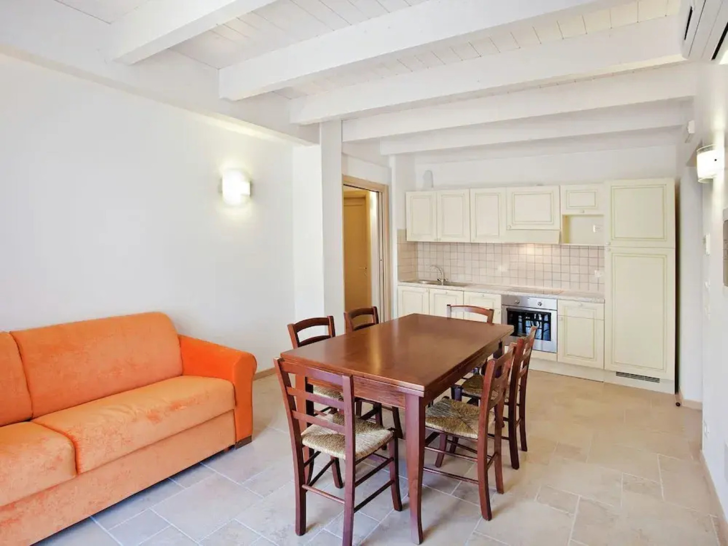 Modern Eco-Friendly Apartment Steps Away From the Sea And Nature