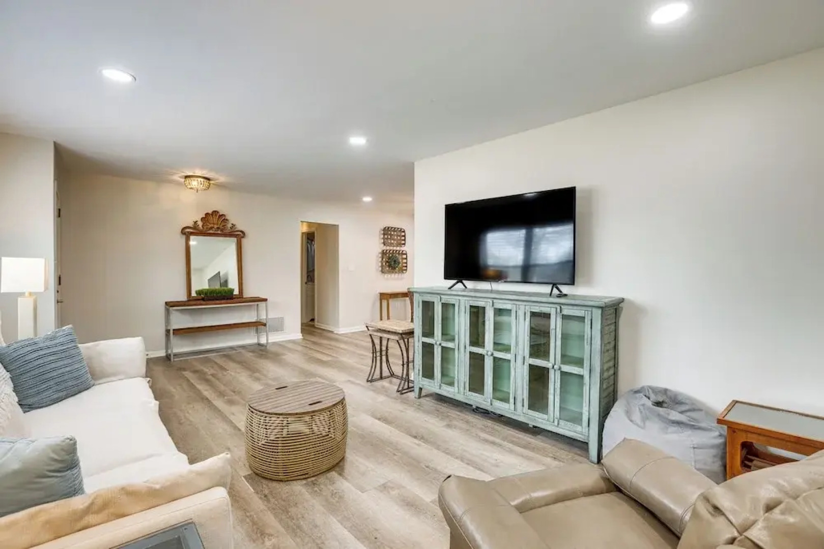 10 Mi to Uab: Inviting Home w/ Free Parking & Wifi