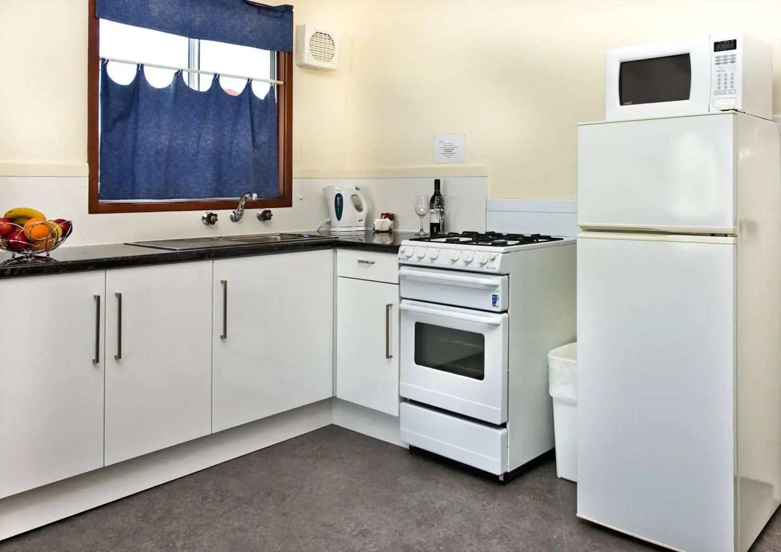 Acclaim Rose Gardens Beachside Holiday Park