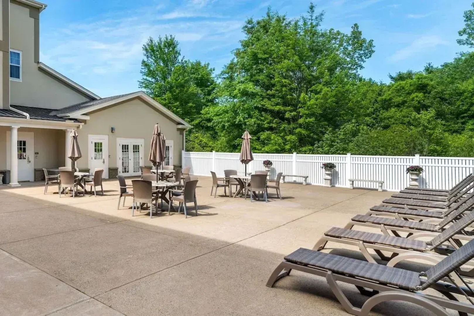 Holiday Inn Express Hotel & Suites Amherst-Hadley, MA