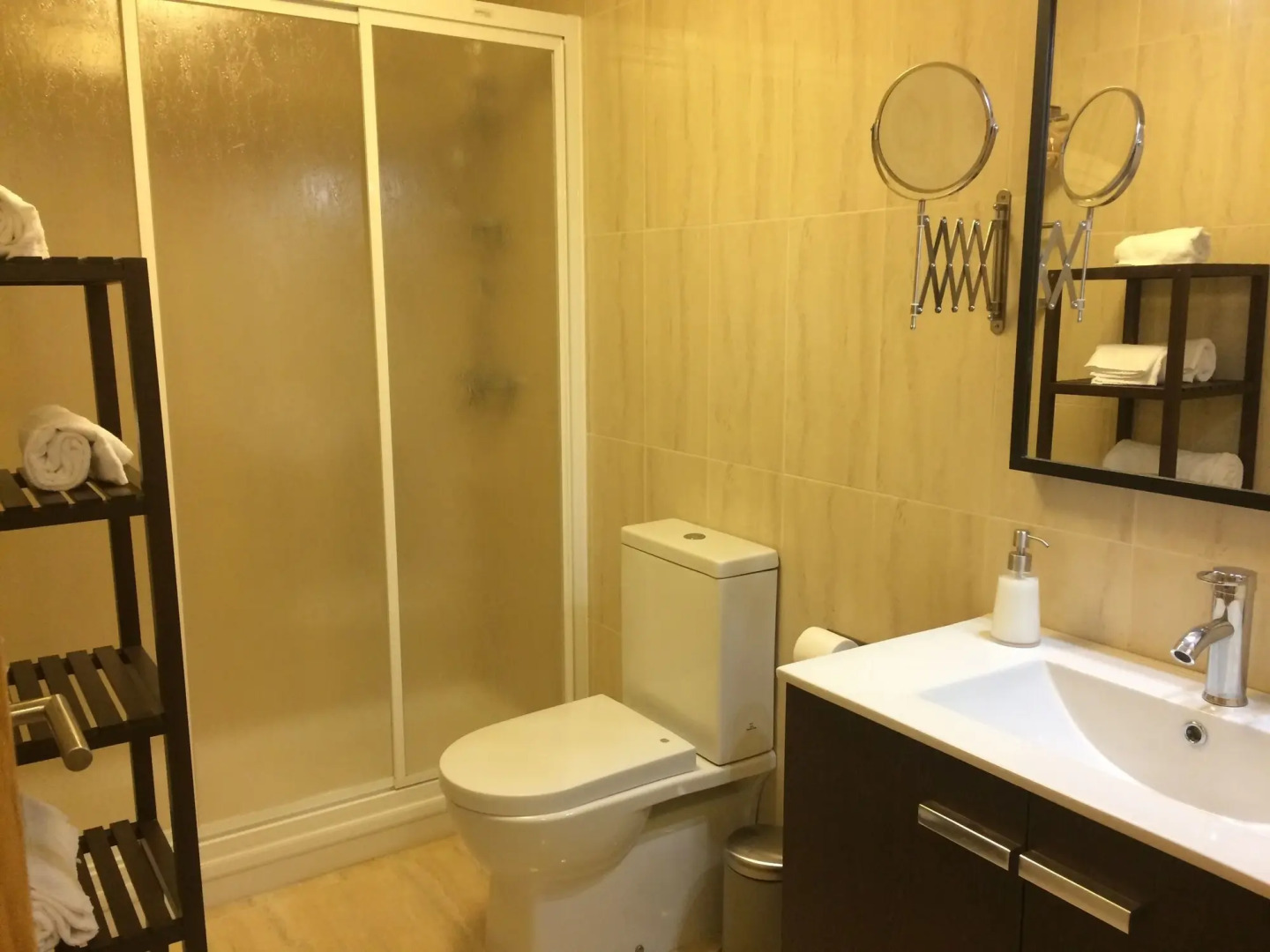 Life Apartments Alameda Colon