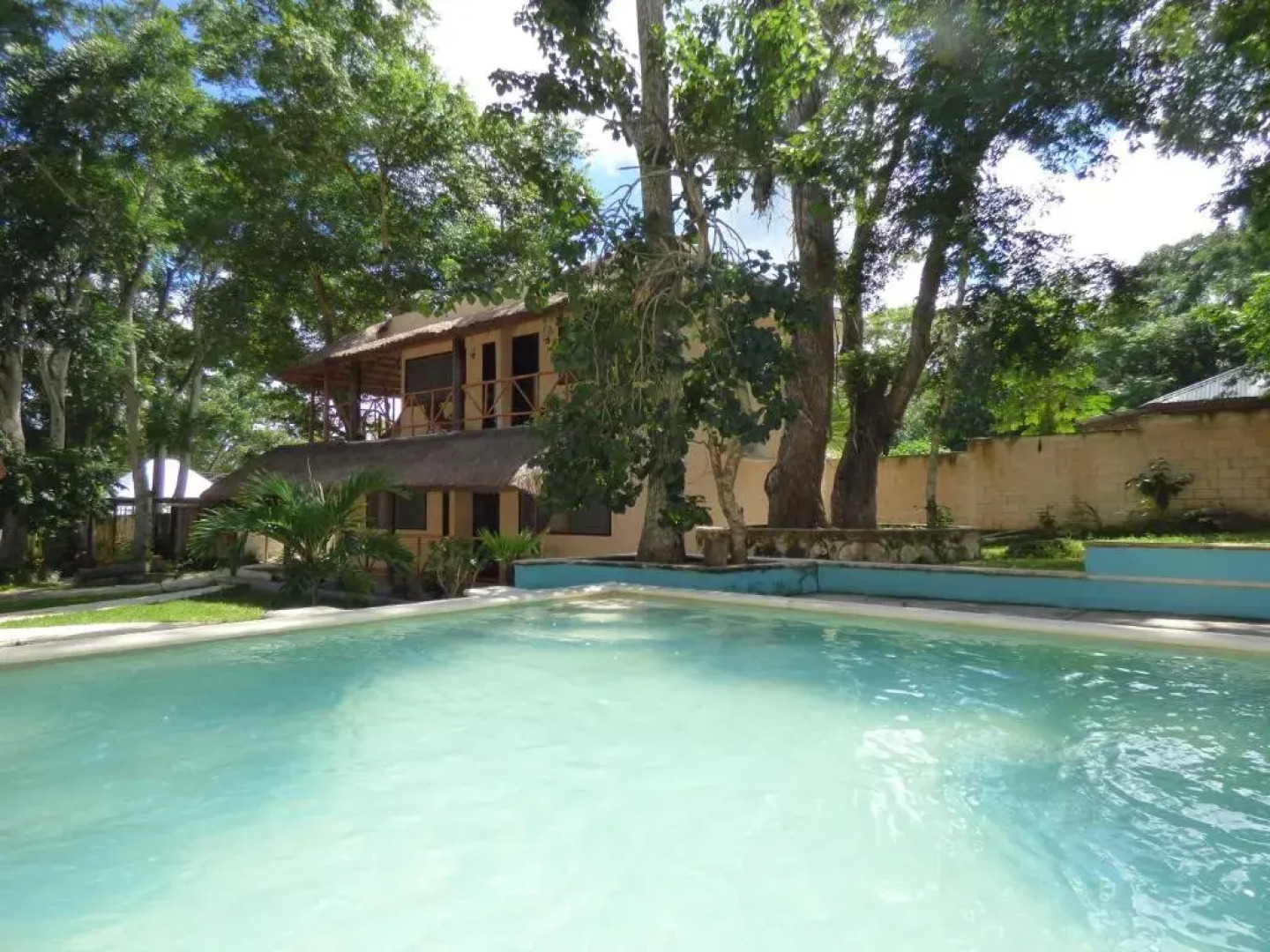 Cabanas y Hostal Zoh Laguna