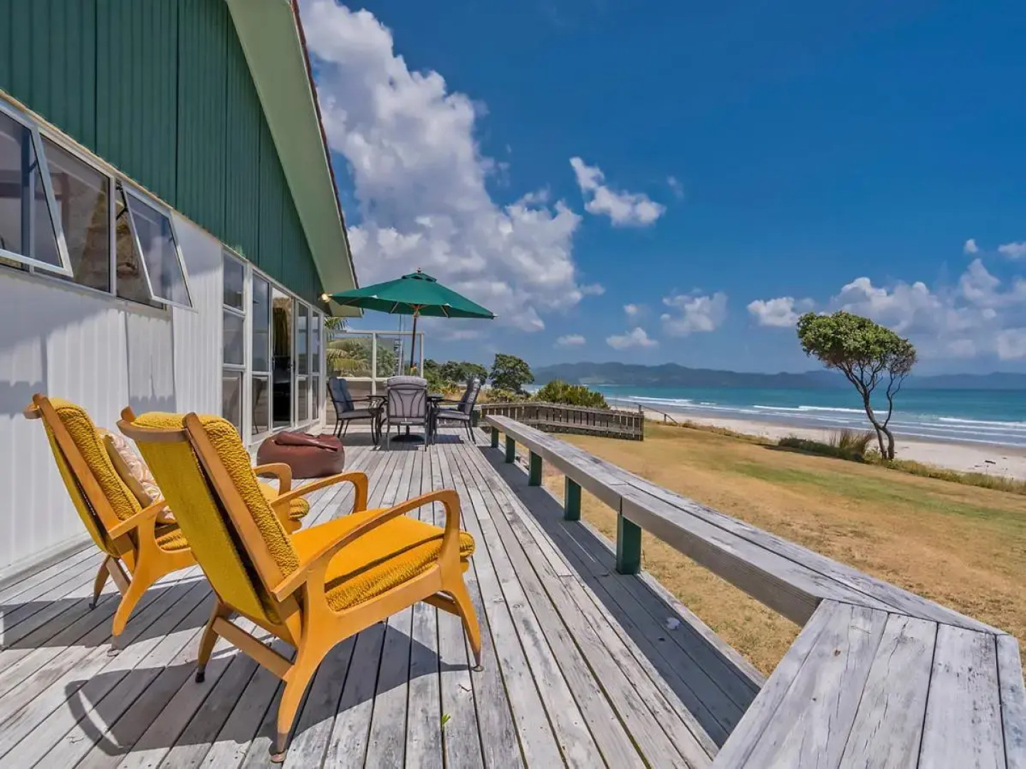 Beachfront Hideaway - Matarangi Holiday Home