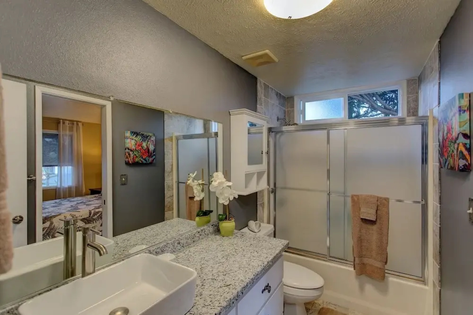 Hale Hokua O Nalu 3 Bedroom Home by Redawning