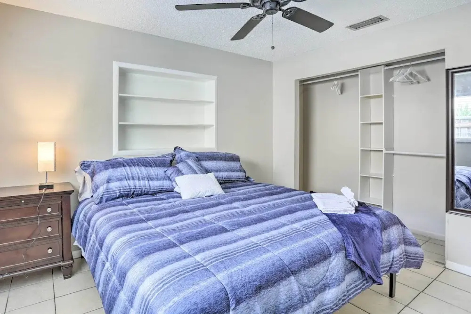 Sun-kissed Largo Escape: Private Pool & Patio