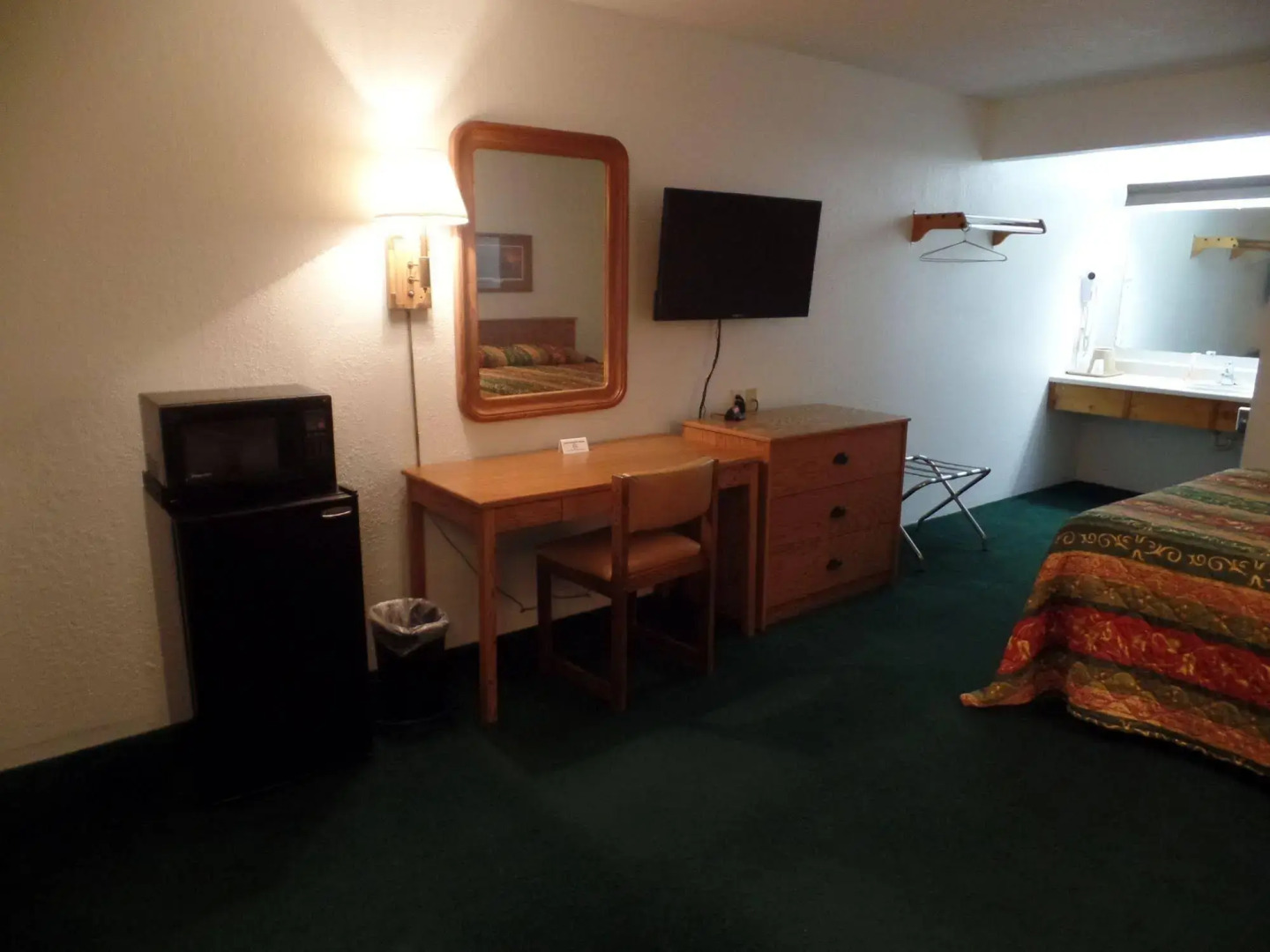 Dakota Country Inn & Suites