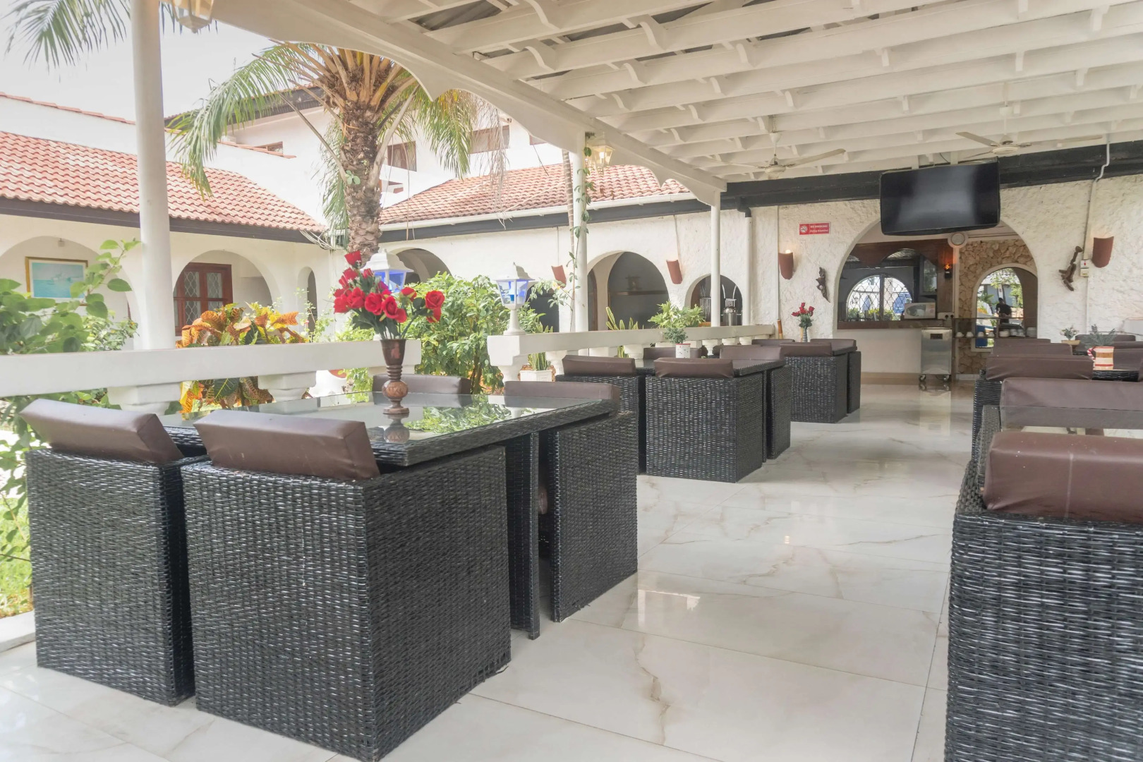 Best Western Jangwani Sea Breeze Hotel