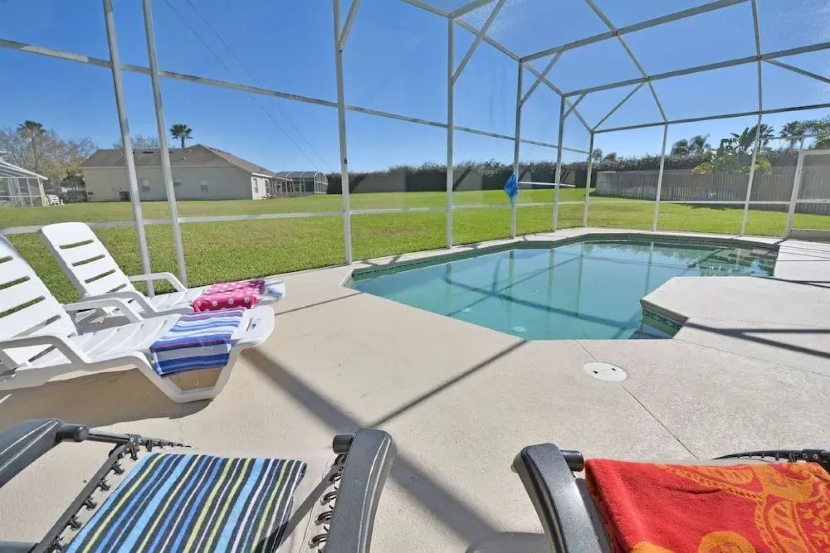 100HC Holly Corner 5 Br villa by RedAwning