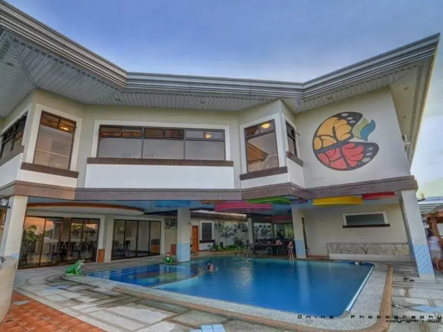 RedDoorz Premium @ Nick Hotel Gerona Tarlac